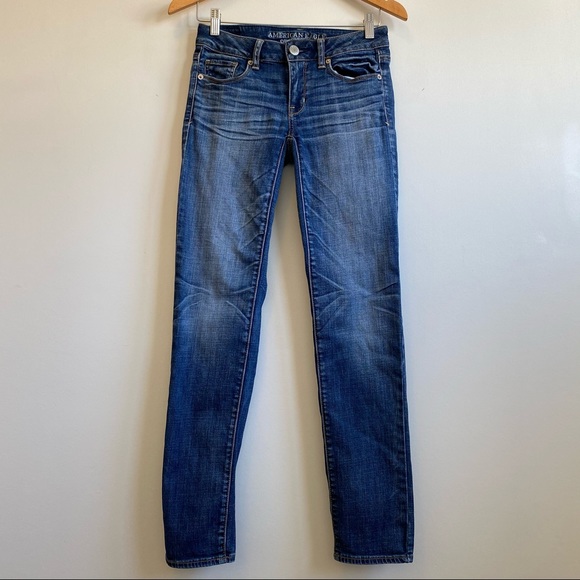American Eagle Medium Wash Skinny Jeans